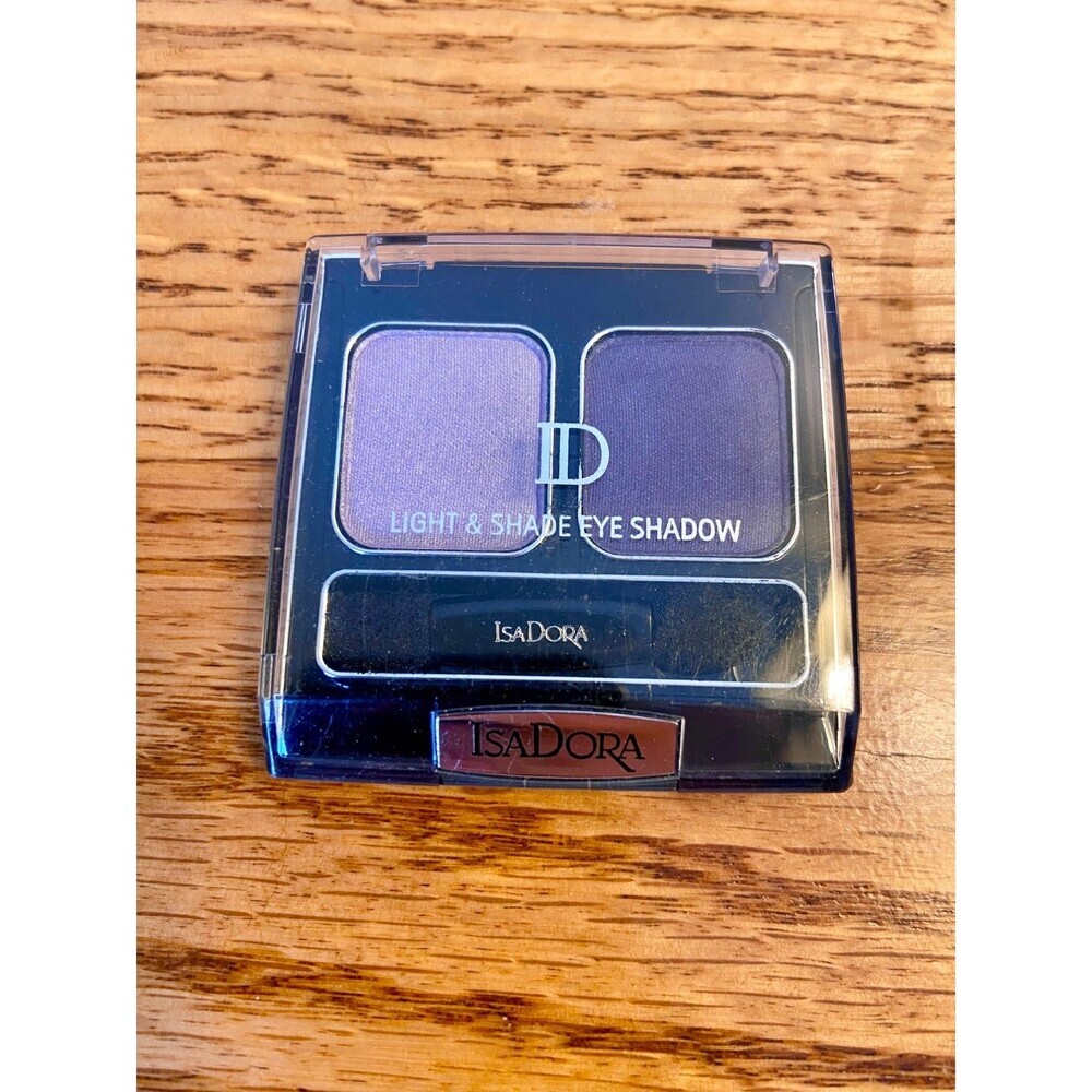 IsaDora Eye Shadow Quartet- VTG 07 ￼ Frosty Lilac light & shade Purple Lavender